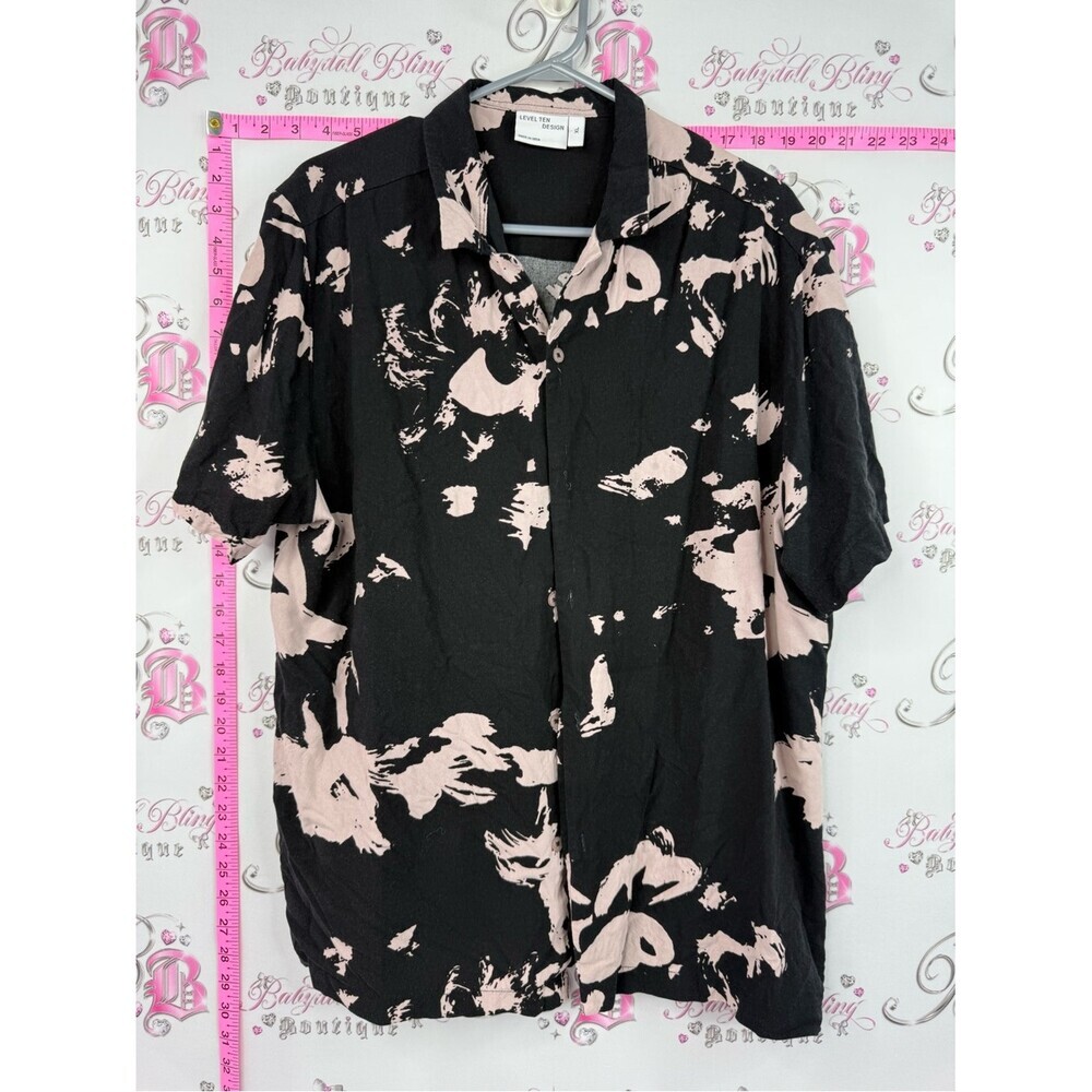 Level ten design tshirt Black & Blush Abstract Short Sleeve Button-Down Shirt